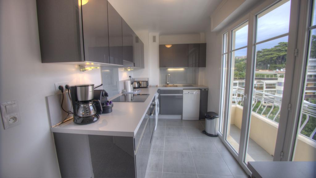 Beau 2 Pieces 3 Etoiles Vue Mer Garage Prive 150M Plages Wifi Кан Стая снимка